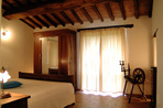 1798.tn-024_bedroom[1].jpg